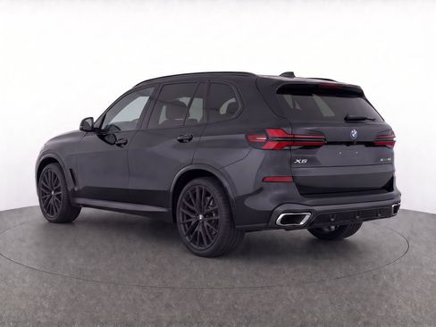 Used 2025 BMW X5 sDrive40i w/ M Sport Package RWD image 5