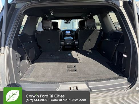 Used 2019 Ford Expedition Limited w/ Equipment Group 303A AWD/4WD image 11