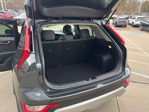 Used 2025 Kia Niro LX image 15