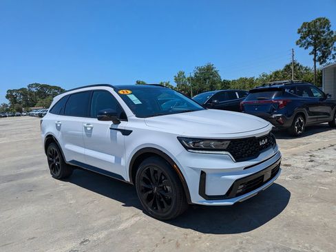 Certified 2023 Kia Sorento SX FWD image 2