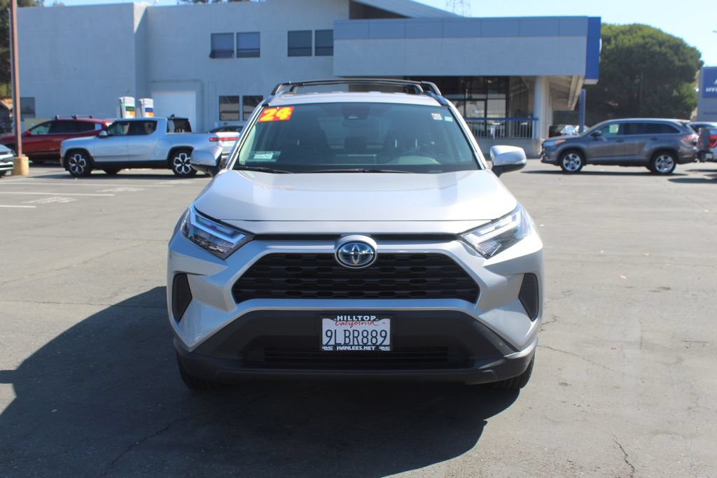 Used 2024 Toyota RAV4 LE AWD/4WD image 4