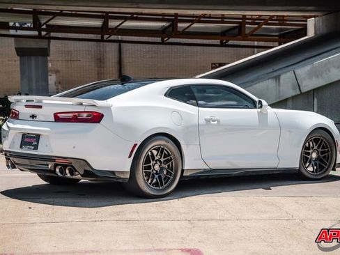 Used 2018 Chevrolet Camaro ZL1 RWD image 4