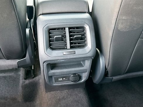 Used 2023 Volkswagen Tiguan SE R-Line image 18