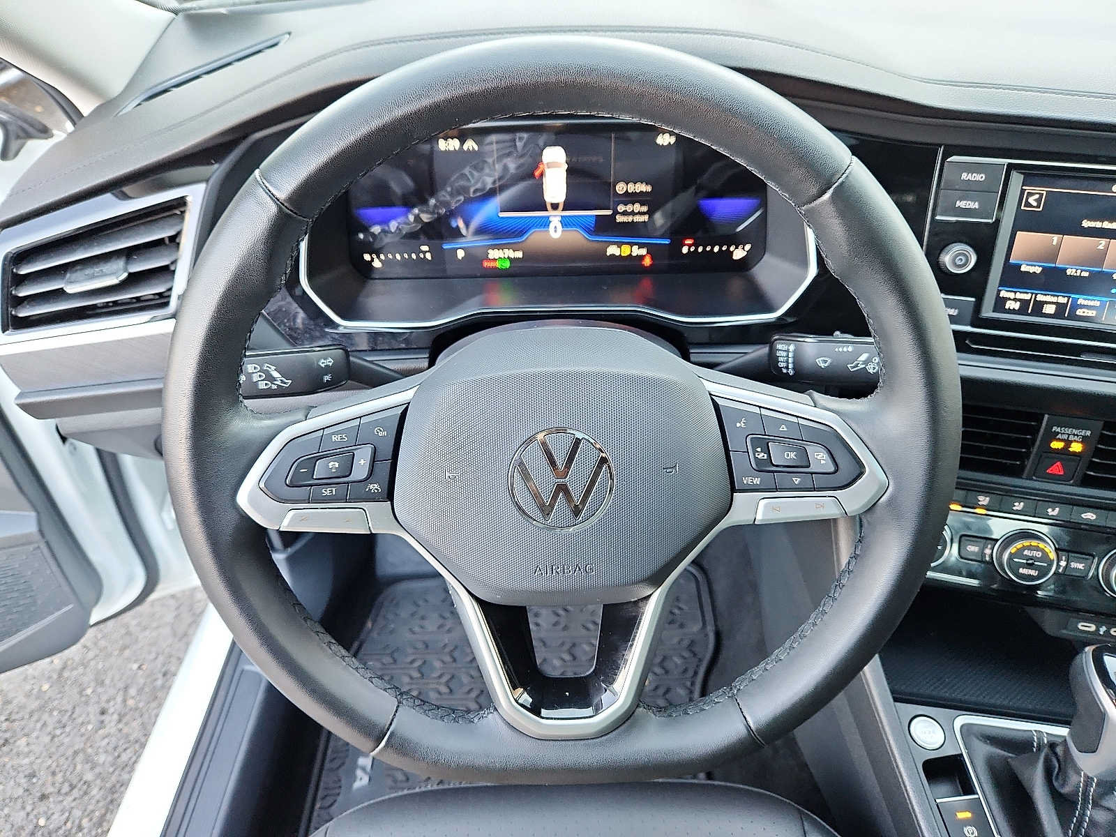 Used 2023 Volkswagen Jetta SE FWD image 19