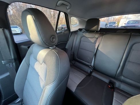 Used 2025 Chevrolet Trax LT image 33