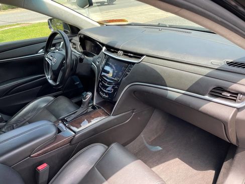 Used 2014 Cadillac XTS w/ Rear Seat Comfort Package image 31