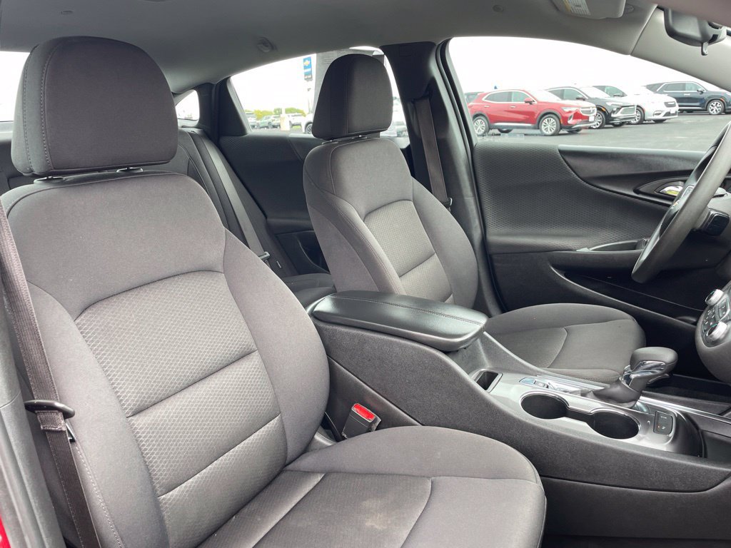 Used 2025 Chevrolet Malibu LT FWD image 26