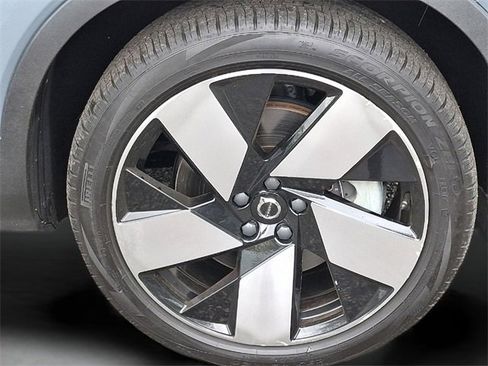 Certified 2023 Volvo C40 P8 Recharge Ultimate w/ Protection Package Premier image 9