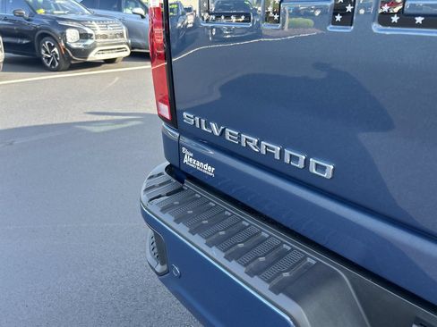 Used 2025 Chevrolet Silverado 2500 High Country w/ High Country Premium Package AWD/4WD image 10