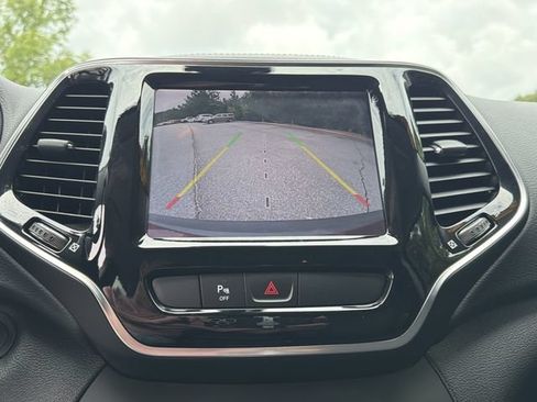 Used 2020 Jeep Cherokee Limited AWD/4WD image 29