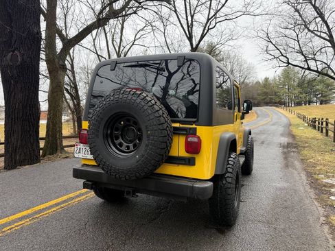 Used 2004 Jeep Wrangler 4WD image 9