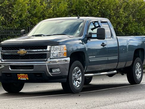 Used 2013 Chevrolet Silverado 2500 LT w/ Interior Plus Package image 8