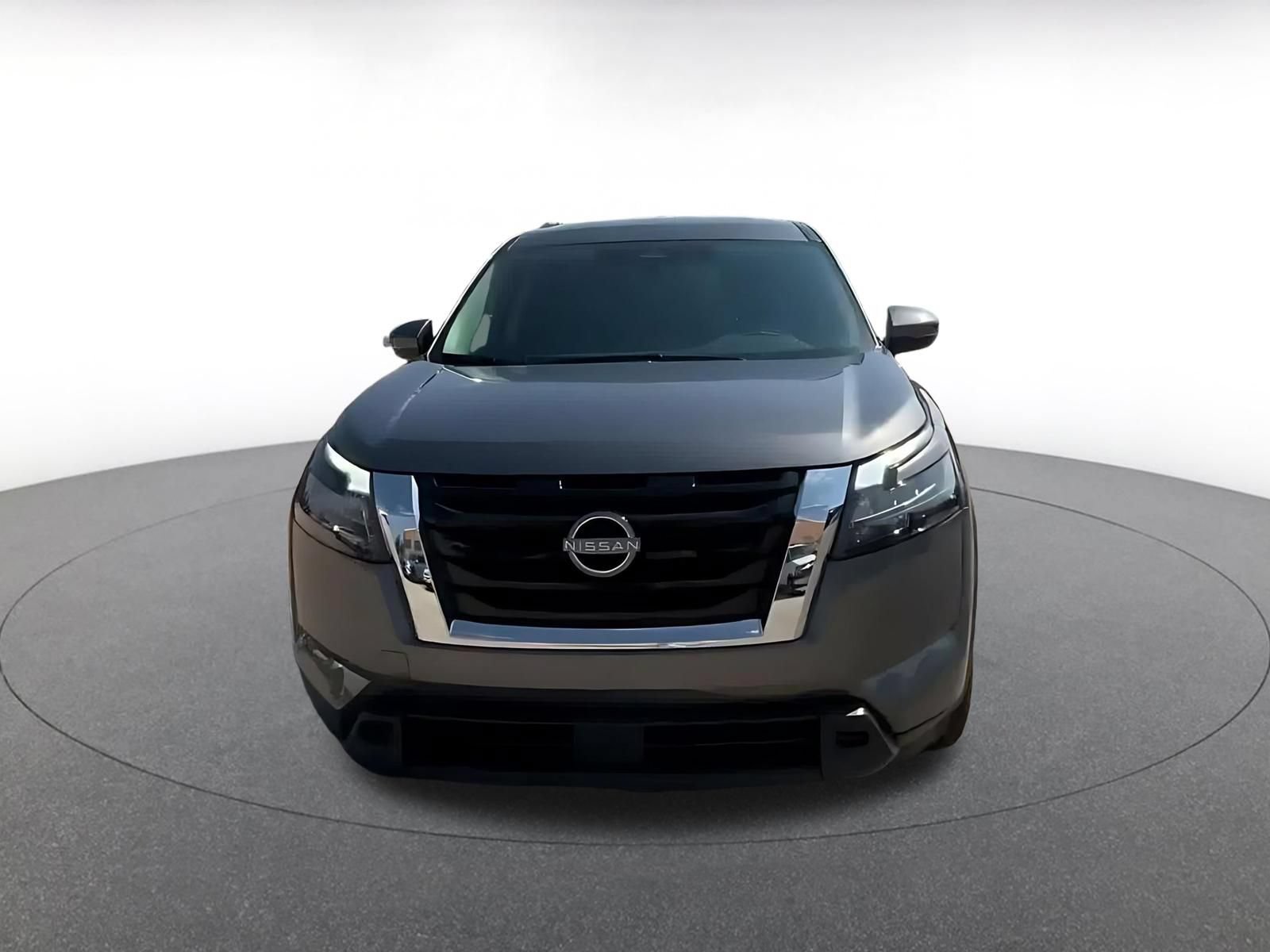 Used 2025 Nissan Pathfinder SV AWD/4WD image 4