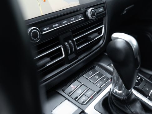 Used 2019 Porsche Macan S AWD/4WD image 16