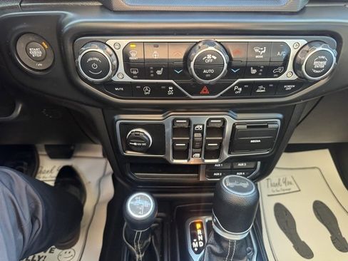 Used 2022 Jeep Wrangler Unlimited Sahara w/ Cold Weather Group image 26