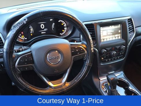 Used 2019 Jeep Grand Cherokee Laredo RWD image 12