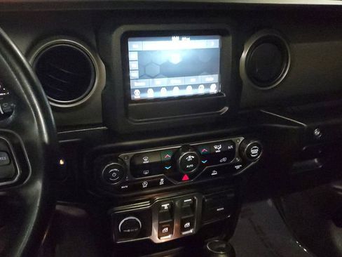 Used 2022 Jeep Wrangler Sport S image 22