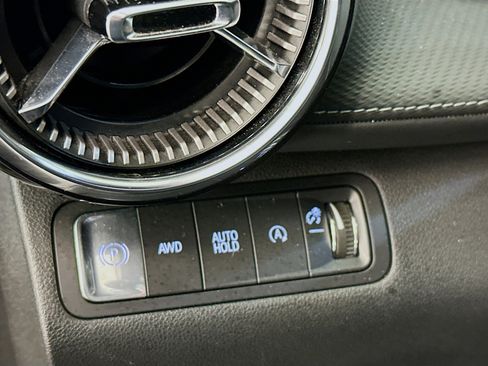 Used 2025 Chevrolet Equinox LT w/ Convenience Package II image 17