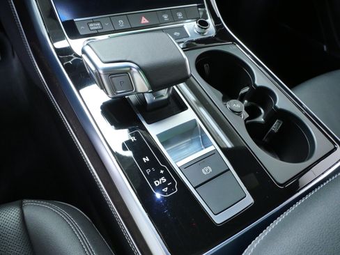 Used 2023 Audi Q8 Premium Plus w/ Premium Plus Package AWD/4WD image 27