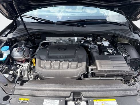Used 2024 Volkswagen Tiguan SE R-Line AWD/4WD image 18