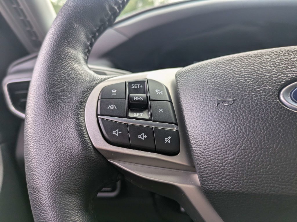 Used 2023 Ford Explorer XLT w/ Equipment Group 202A RWD image 28