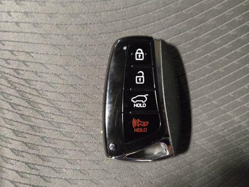 Used 2018 Hyundai Santa Fe Sport w/ 2.4L Value Package 02 FWD image 32