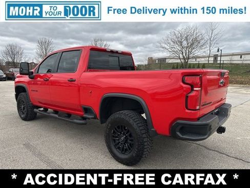 Used 2025 Chevrolet Silverado 2500 ZR2 w/ Technology Package image 5