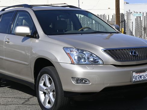 Used 2005 Lexus RX 330 AWD image 2