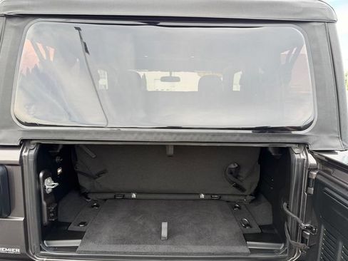 Used 2025 Jeep Wrangler Sport AWD/4WD image 16
