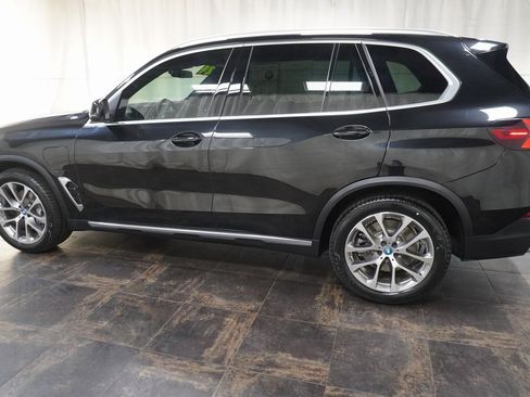 Certified 2024 BMW X5 xDrive50e w/ Premium Package image 10