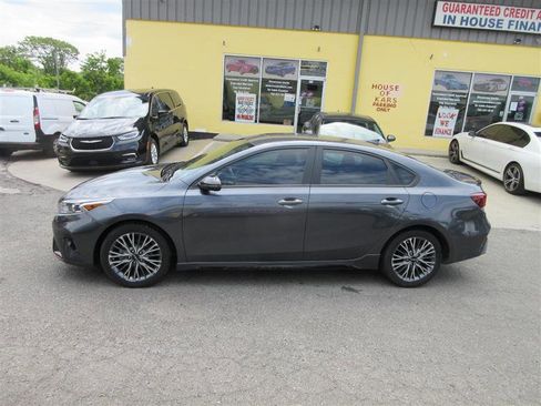 Used 2024 Kia Forte GT-Line FWD image 2