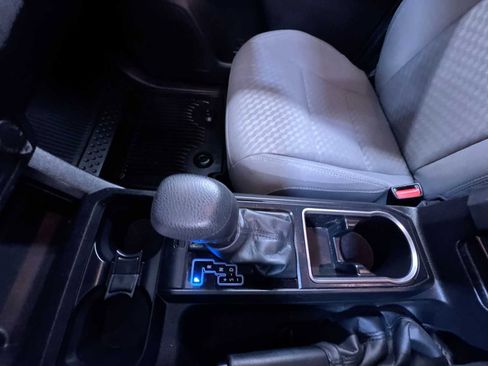 Used 2022 Toyota Tacoma SR image 29