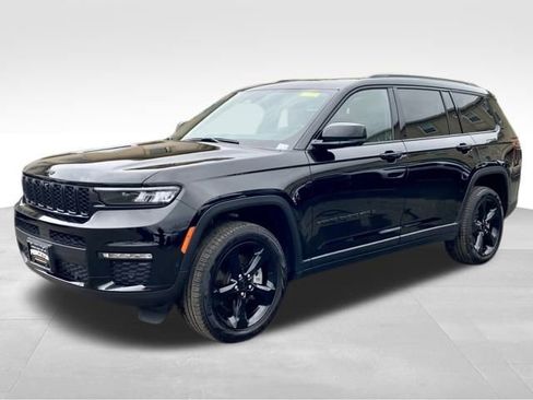 Used 2024 Jeep Grand Cherokee L Limited w/ Luxury Tech Group II image 3