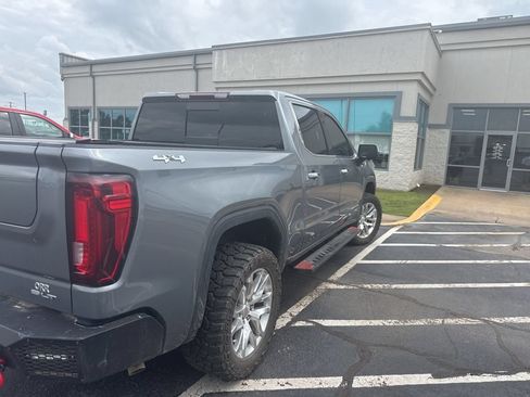 Used 2021 GMC Sierra 1500 SLT AWD/4WD image 4