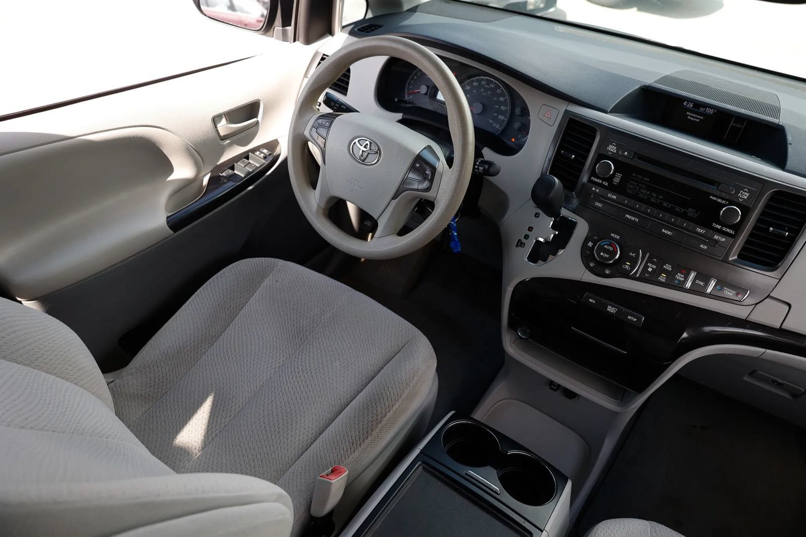 Used 2014 Toyota Sienna LE FWD image 12