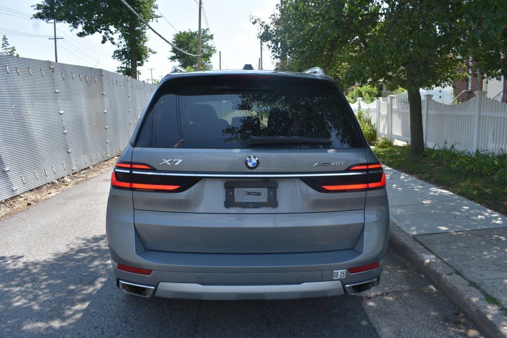 Used 2025 BMW X7 xDrive40i AWD/4WD image 7