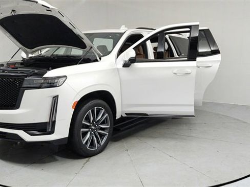 Certified 2023 Cadillac Escalade Sport w/ Touring Package image 9