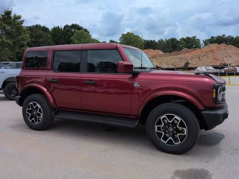 New 2026 Ford Bronco Outer Banks AWD/4WD image 2