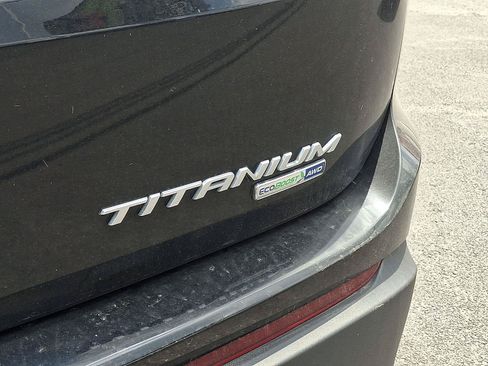 Used 2018 Ford Edge Titanium w/ Equipment Group 301A AWD/4WD image 6