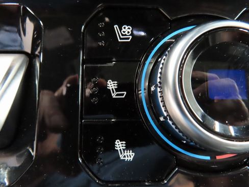 Used 2025 GMC Sierra 2500 Denali w/ Technology Package image 70