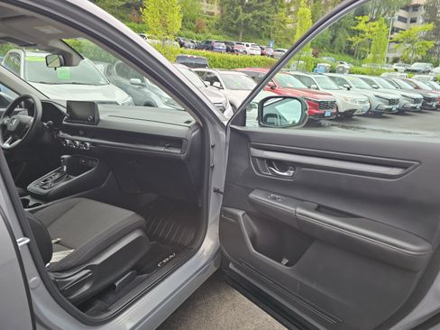 Used 2025 Honda CR-V LX image 11