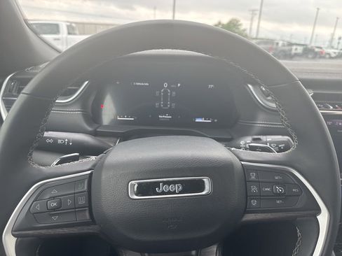Used 2024 Jeep Grand Cherokee L Limited w/ Luxury Tech Group II AWD/4WD image 13