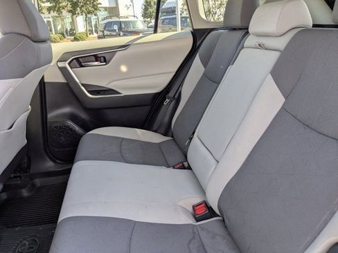 Used 2022 Toyota RAV4 XLE image 14