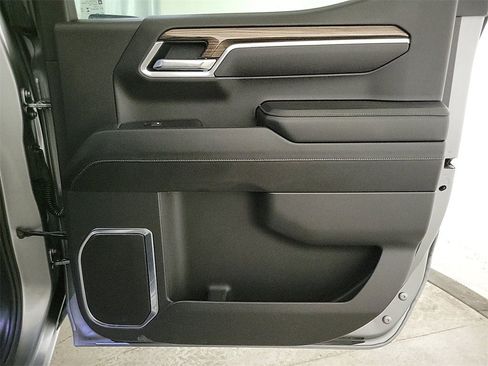 Used 2025 Chevrolet Silverado 1500 LT image 21