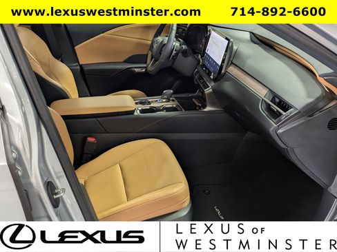 Certified 2025 Lexus RX 350 Premium image 5