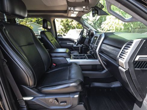 Used 2017 Ford F350 Lariat w/ Lariat Ultimate Package AWD/4WD image 31