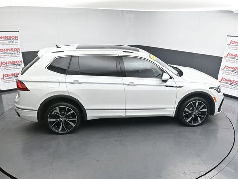 Used 2024 Volkswagen Tiguan SEL R-Line image 32
