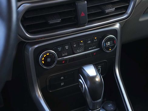 Used 2019 Ford EcoSport SE image 23