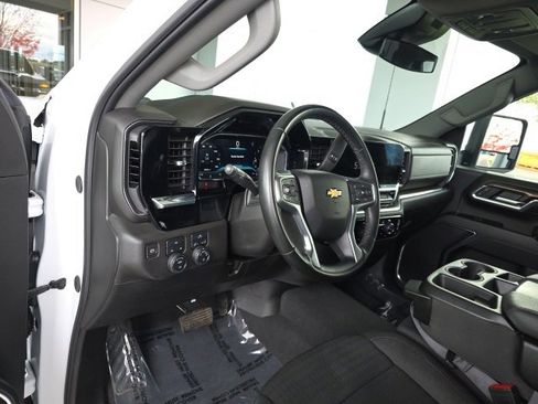 Used 2024 Chevrolet Silverado 2500 LT image 21