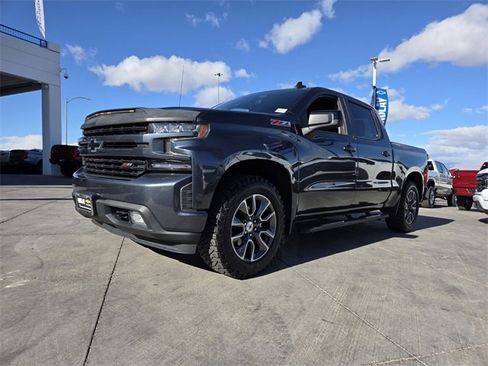 Used 2021 Chevrolet Silverado 1500 RST image 2